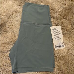 Lululemon High Rise Shorts 6”